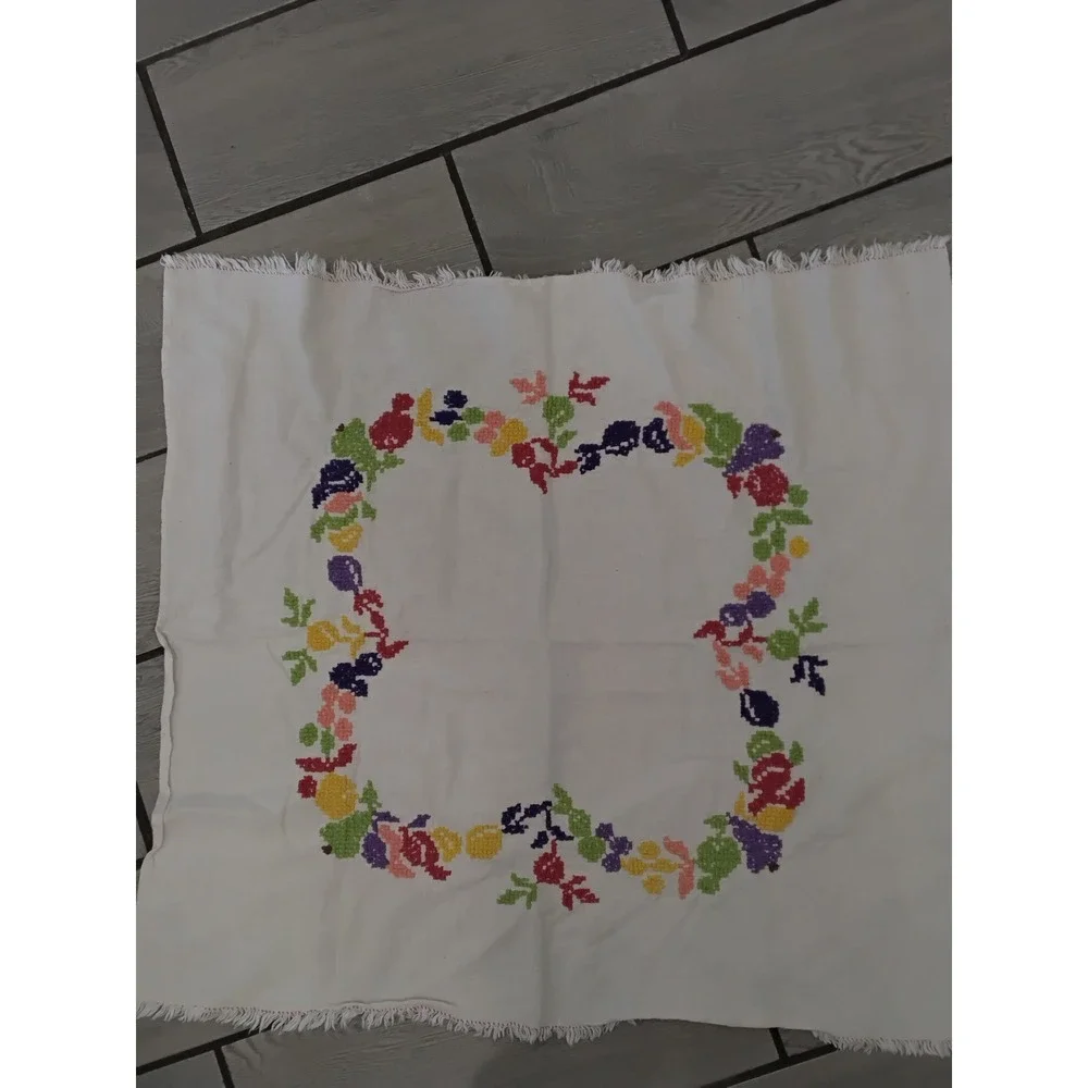 Vintage‎ Hand Embroidered Floral Fruit White Square Tablecloth Fringed 31x33